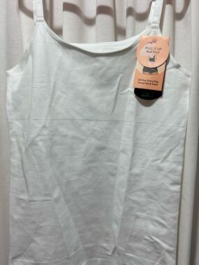 Shapermint White Scoop Neck Cami Tank